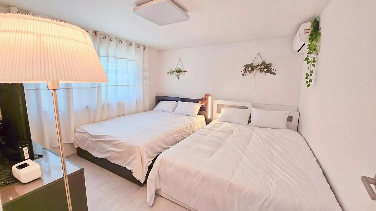 Sillim Danggok Station Full-Op Two Room Seul